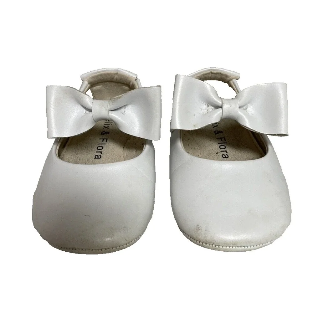 Felix‎ And Flora Size 6  Toddler White Shoes Girls Mary Jane Bows